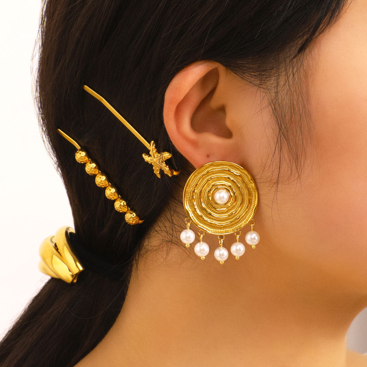 Vintage French Minimalist Stainless Steel Round Pearl Stud Earrings for Women with 18K Vacuum Plating Finish