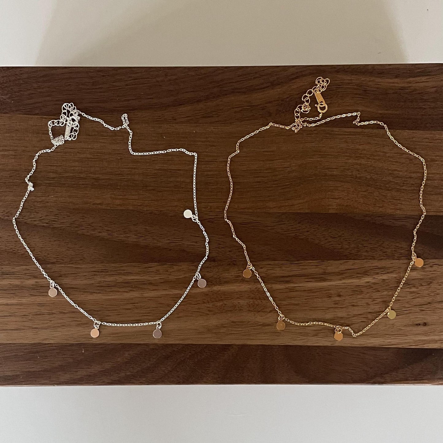 Dulce Collar Minimalista de Puntos Geométricos Redondos de Plata Esterlina 925 con Baño de Oro