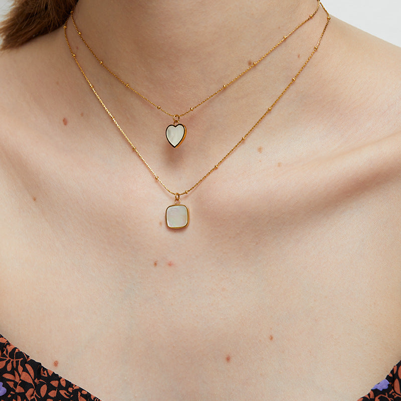 Collar Minimalista de Concha Dulce y Fresca para Mujer en Acero Inoxidable con Diseño Geométrico y Acabado Chapado en Oro