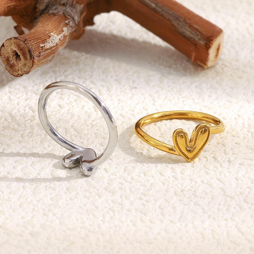 Anello Minimalista a Cuore da Donna in Acciaio Inossidabile Placcato Oro 18K