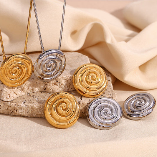 Vintage Style Geometric Pendant Necklace in Stainless Steel with 18K Gold Plating for Women