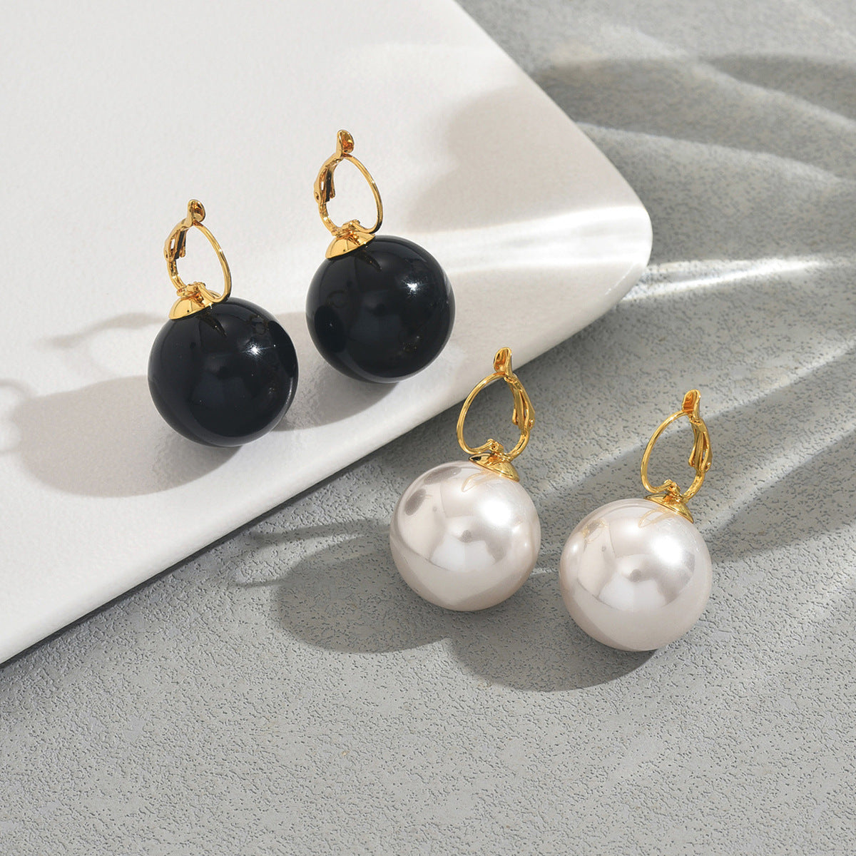 Orecchini geometrici minimalisti con intarsio di perle per donna, in lega di zinco, anallergici, a perno, eleganti, gioielli per tutti i giorni