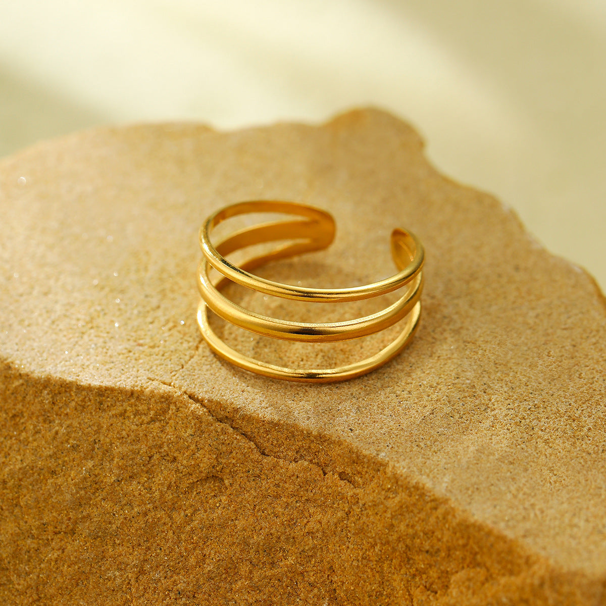 Anillo ajustable geométrico minimalista retro de acero de titanio para mujer con acabado chapado