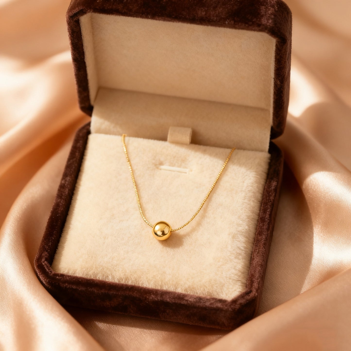 Elegante collana a maglie a serpente in acciaio inossidabile placcato oro 18K con motivo geometrico rotondo