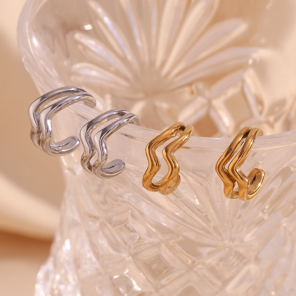 Pendientes de clip de acero inoxidable geométricos de moda minimalistas con chapado en oro de 18 quilates y textura de doble onda para mujer