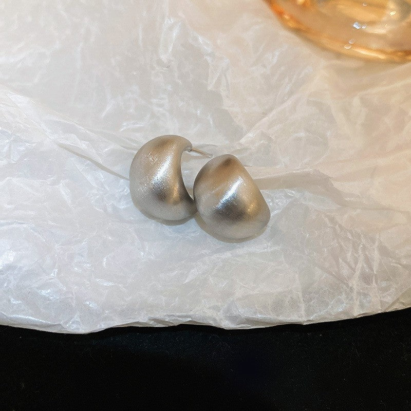 Aretes Geométricos Minimalistas de Cobre con Acabado Chapado para Mujer Pendientes Modernos y Versátiles
