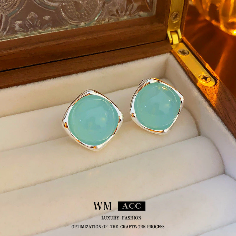 Chic Minimalist Round Resin Stud Earrings with Steel Posts for Women Geometric Fashion Accessory