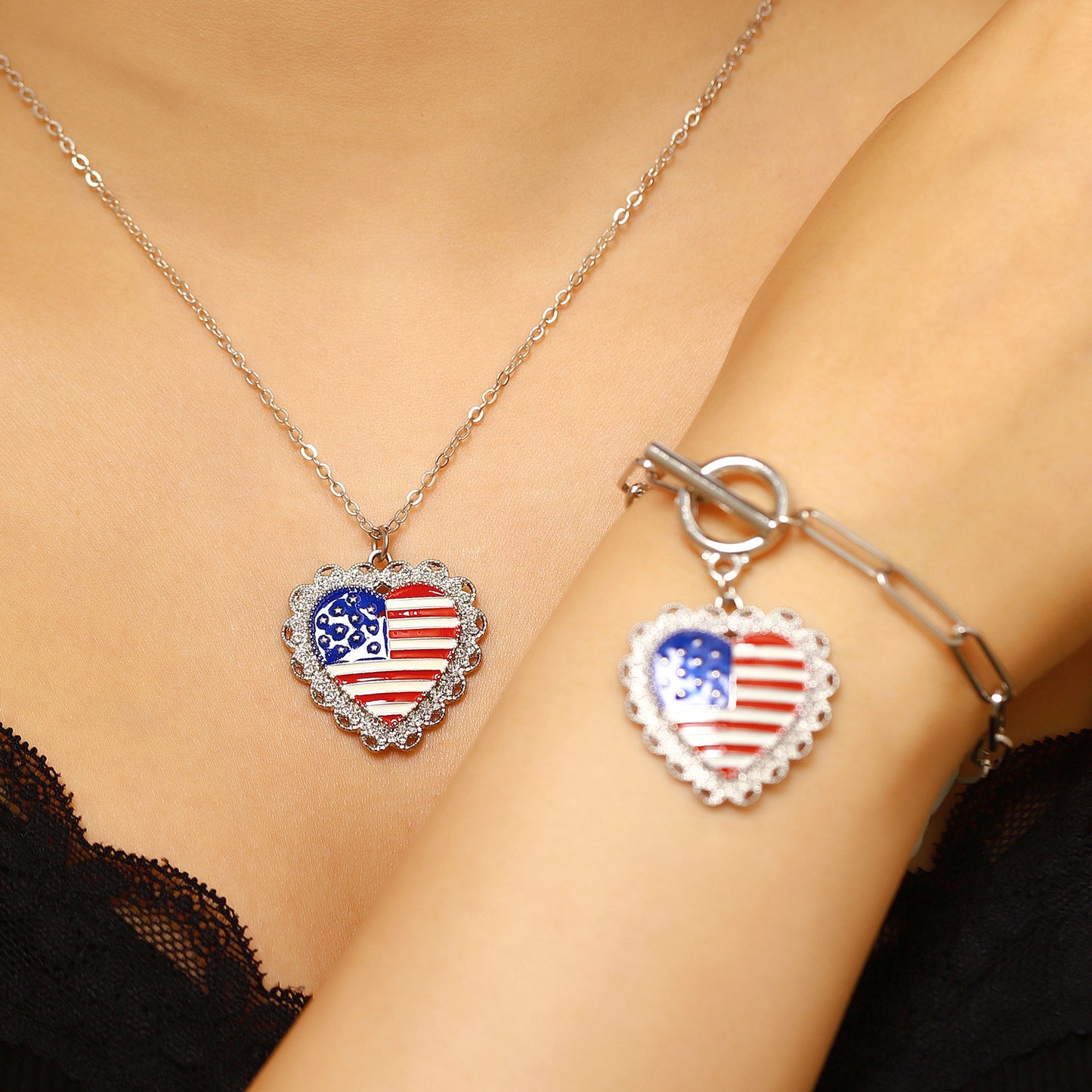 Set di collane placcate in lega con ciondoli a forma di stella e cuore intarsiati di strass, stile minimalista, da donna