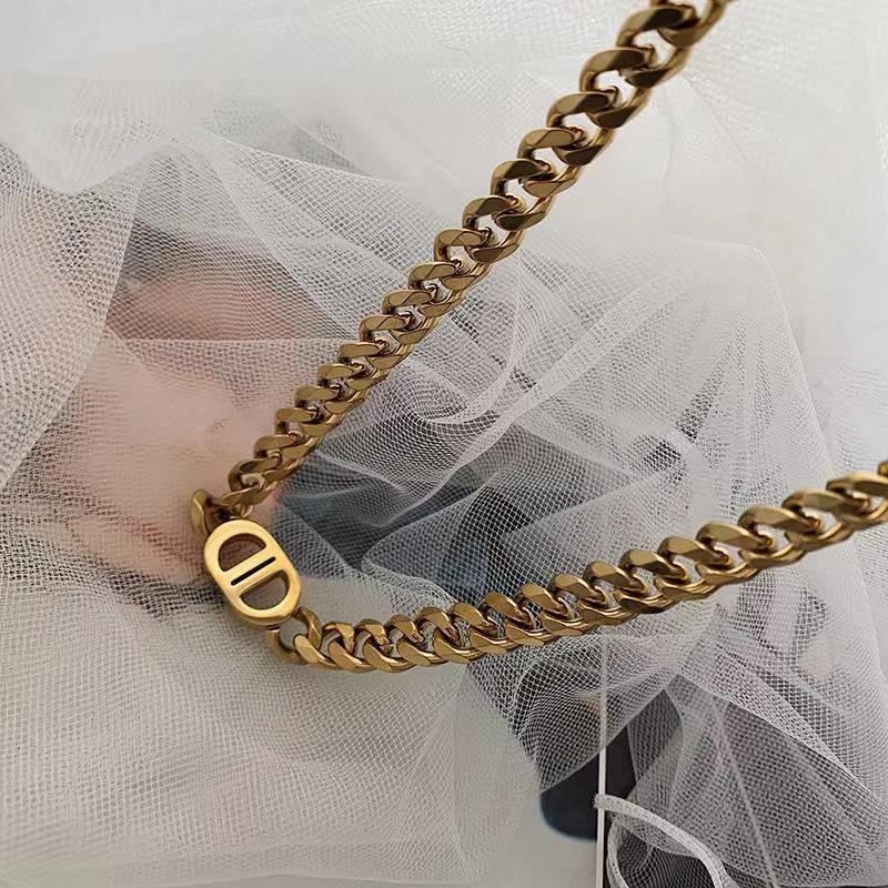 Minimalist Geometric Letter D Titanium Steel Necklace for Women with Gold Plating and Clavicle Chain Style