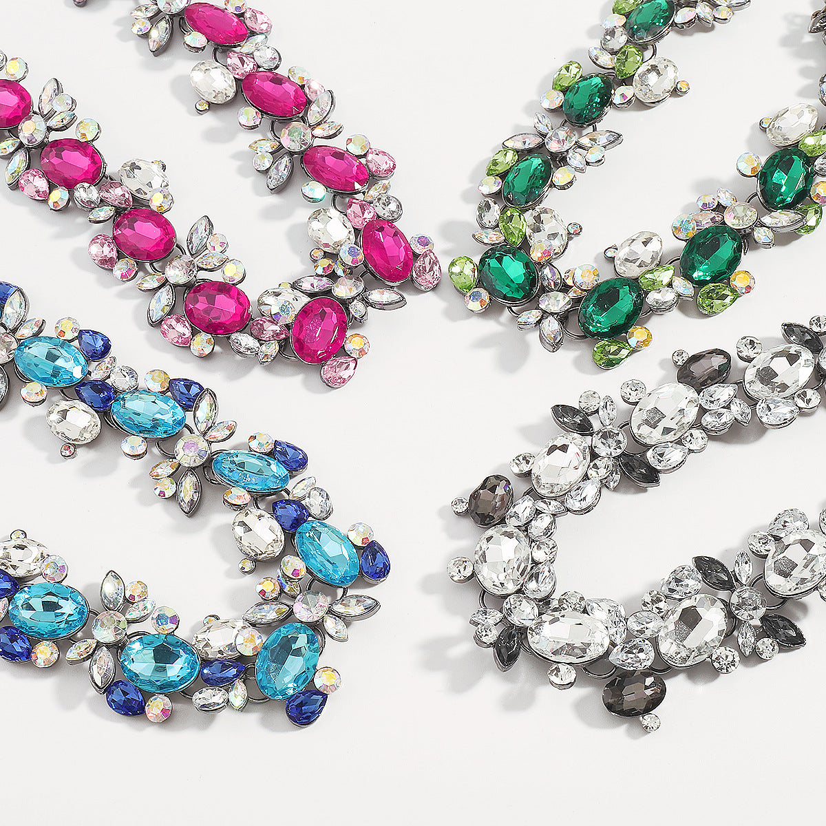 Collar llamativo de aleación chapada con incrustaciones de diamantes de imitación, diseño geométrico vintage atrevido, para mujer