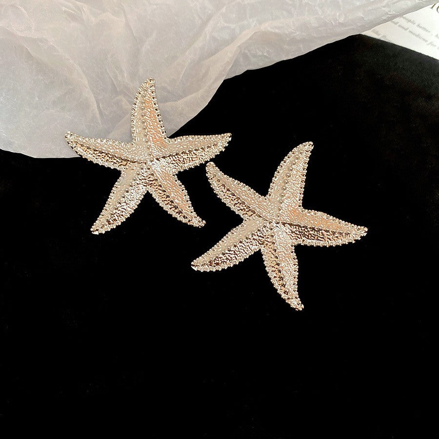 Orecchini a Nappa Geometrici Minimalisti in Metallo Placcato con Perni in Argento Sterling