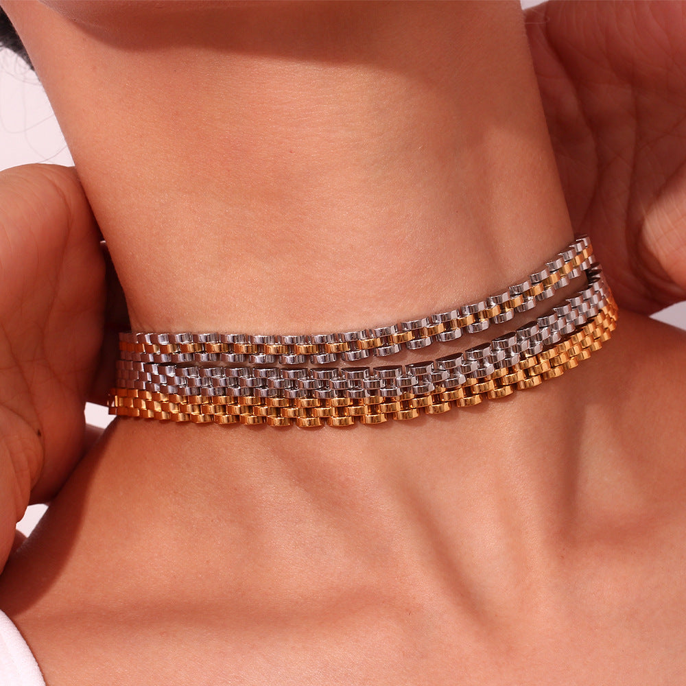 Collana girocollo da donna in acciaio inossidabile placcato oro 18 carati con ciondolo geometrico minimalista in acciaio al titanio
