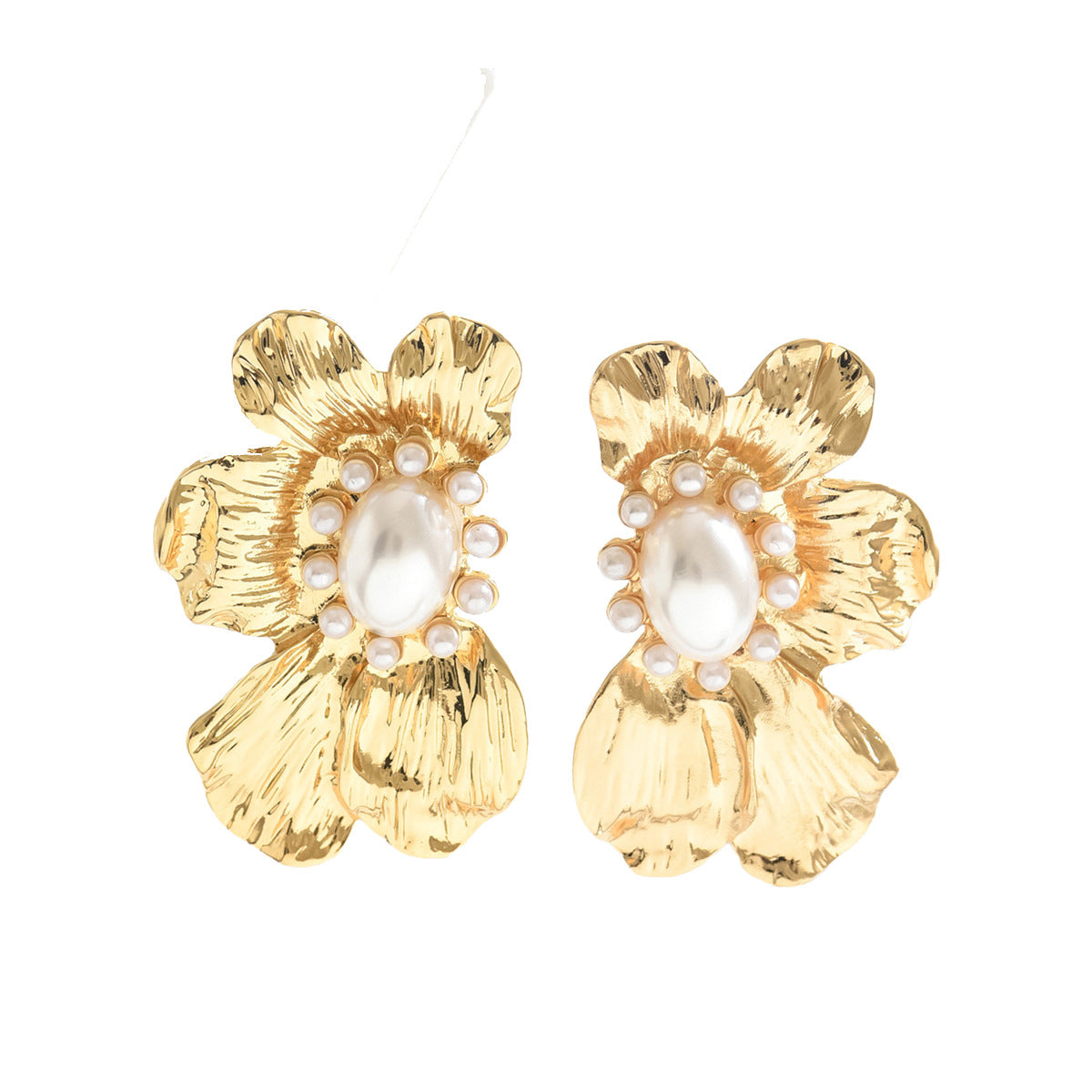 Orecchini in Lega a Design Floreale di Lusso con Intarsio di Perle da Donna, Perno in Acciaio Inossidabile, Accessorio Moda Elegante