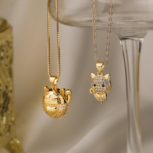 Collana pendente minimalista a forma di gatto in rame placcato oro con zirconi per donna