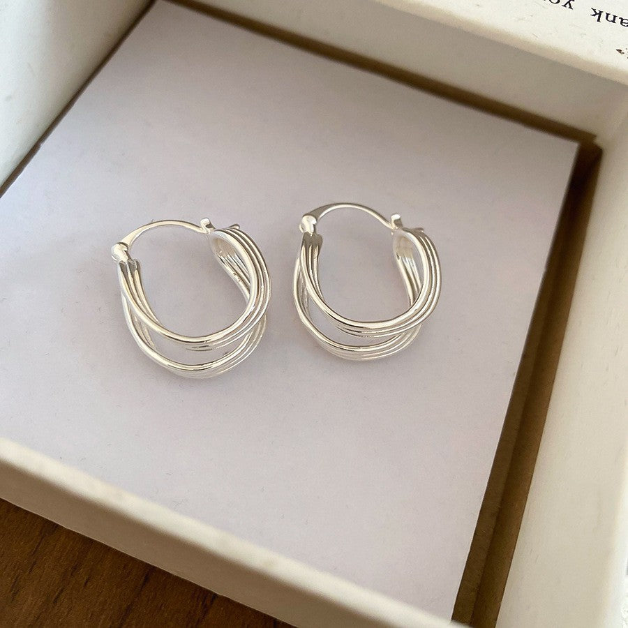 Aretes Geométricos Minimalistas de Cobre con Acabado Chapado para Mujer Pendientes Modernos y Versátiles