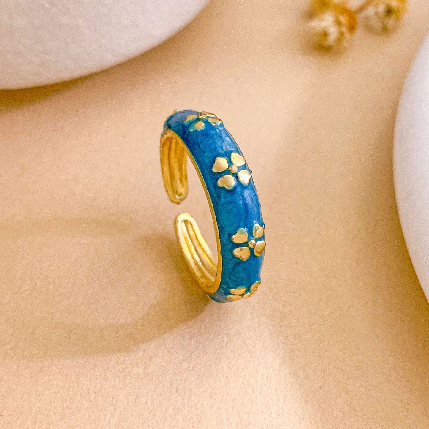 Dolce Anello Aperto Floreale Minimalista Placcato Oro in Ottone per Donne