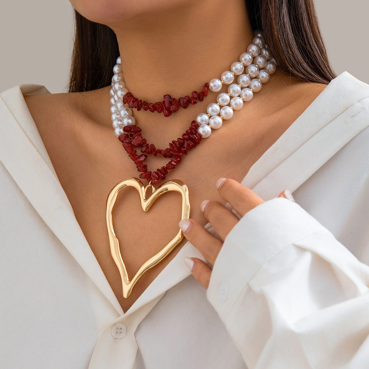 Collana vintage multistrato in turchese a forma di cuore grande da donna con ciondolo in lega e catena di perle placcate