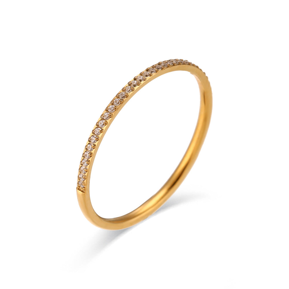 Anello da donna minimalista geometrico in acciaio inossidabile placcato oro 18 carati con micro-pavé di zirconi