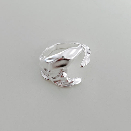 Anello Minimalista in Argento Sterling S925 a Forma Geometrica con Superficie Texturizzata e Fascia Aperta Irregolare