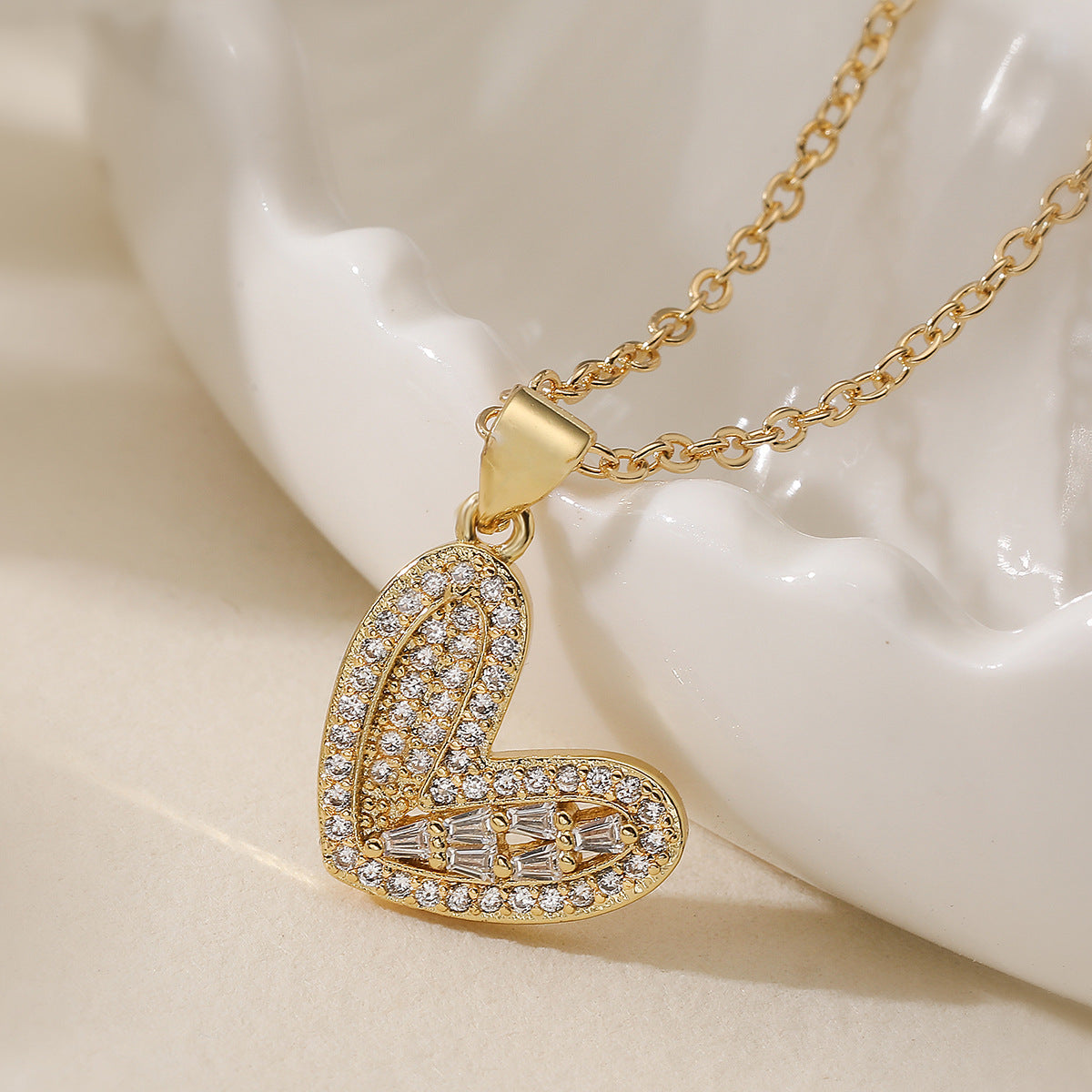 Minimalist 18K Gold Plated Brass Heart Cubic Zirconia Pendant Necklace for Women