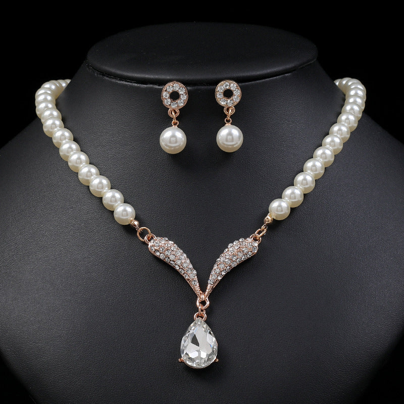 Chic Pearl Necklace and Earrings Set for Women with Rhinestone Inlay Heart-Shaped Pendant, Plated Alloy, Fresh and Sweet Style