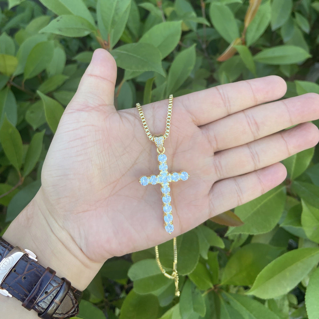 Fashionable Cross Pendant Necklace in Copper with Rhinestone Inlay and 18K Gold Plating for Women