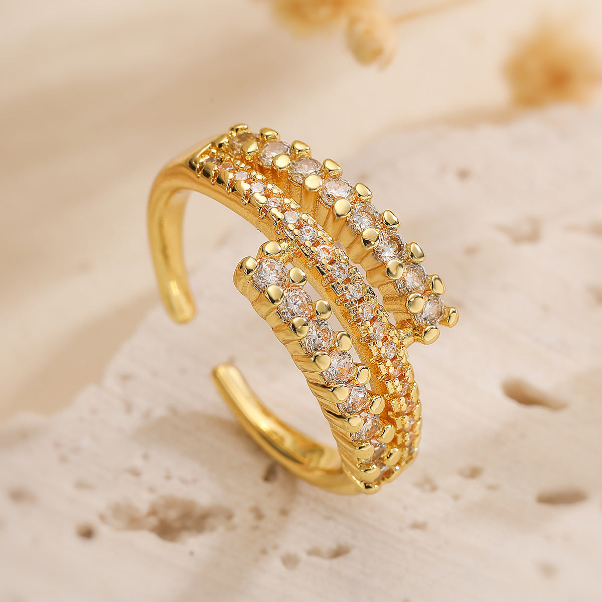 Anello aperto geometrico minimalista da donna in rame con zirconi micro-incastonati