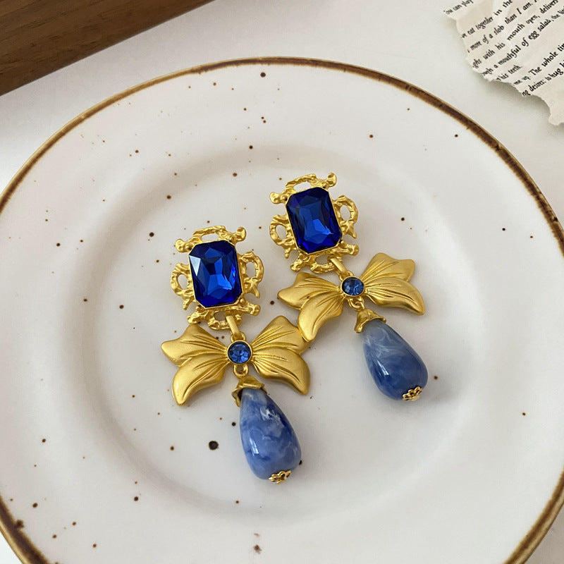 Orecchini a perno da donna geometrici floreali vintage in lega con finitura placcata, eleganti retrò
