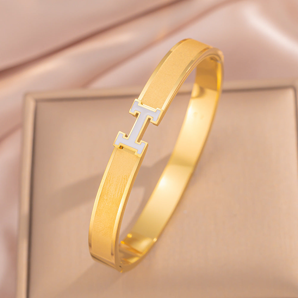 Bracciale Lettera H in Acciaio Titanio Moderno Minimalista con Placcatura in Oro 18K, Ipoallergenico e Resistente allo Sbiadimento