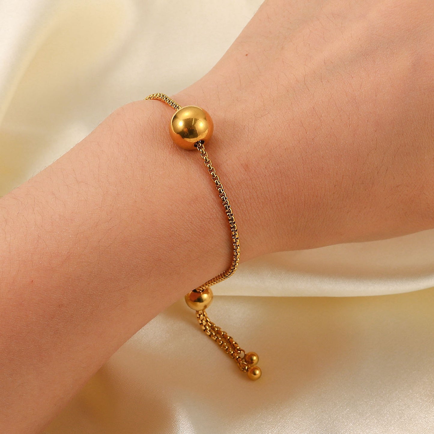 INS Style Geometric Titanium Steel Bracelet with 18K Gold Plated Round Pendant on Box Chain Adjustable Pull-Through Design