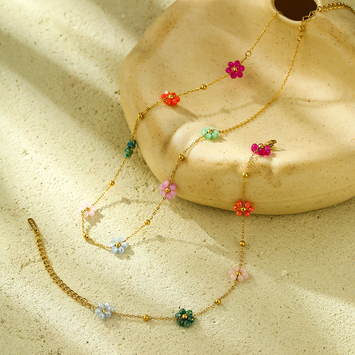 Collana in acciaio inossidabile da donna con design floreale naturale e perle di cristallo colorate, gioielli estivi semplici e alla moda