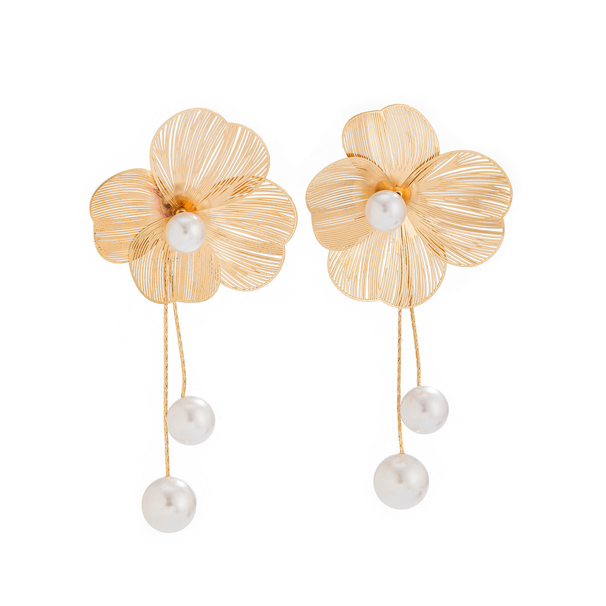 Orecchini Sweet Streetwear placcati in lega con nappa e foglia di ginkgo 3D