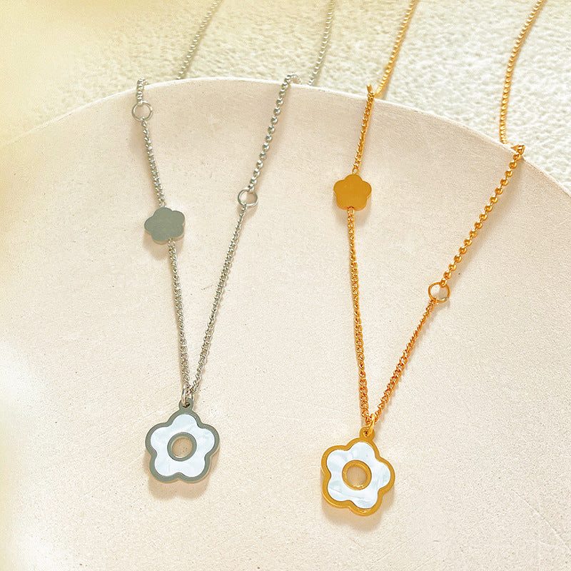 Minimalist Luxury Micro-inlay Shell Flower Asymmetric Titanium Steel Necklace