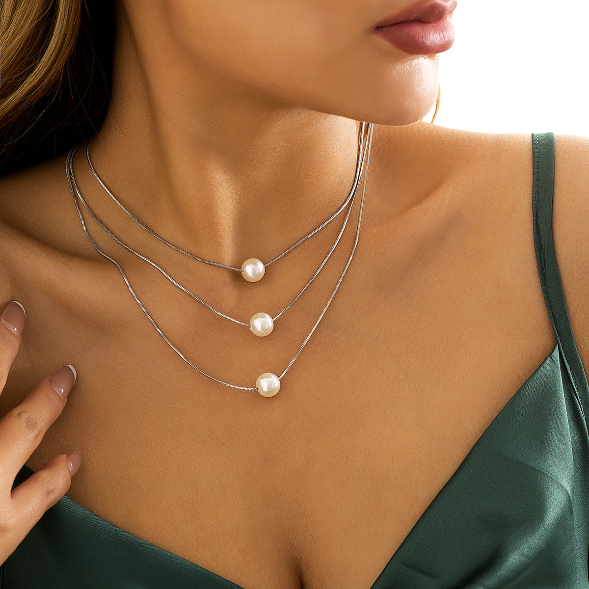 Collana con Pendente Geometrico Minimalista in Resina con Catena Box Placcata da Donna