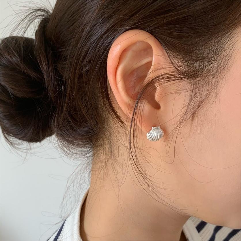 Minimalist Korean Style 925 Sterling Silver Geometric Square-Cut Shell Stud Earrings for Women