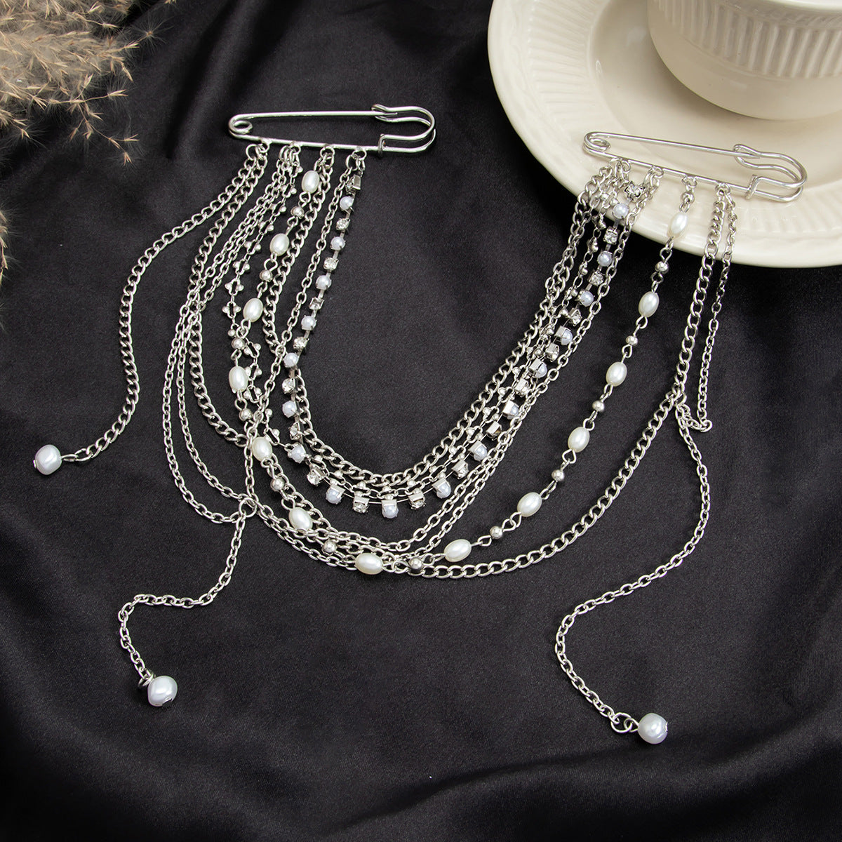 Chic Luxury Geometric Round Pearl Plated Iron Chain Tassel Brooch for Women