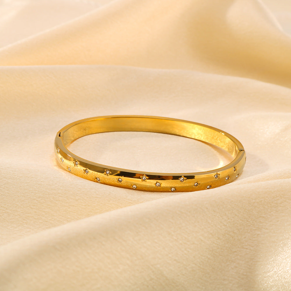 Bracciale Minimalista a Stella in Acciaio Inossidabile con Placcatura in Oro 18K e Intarsi di Strass per Donna