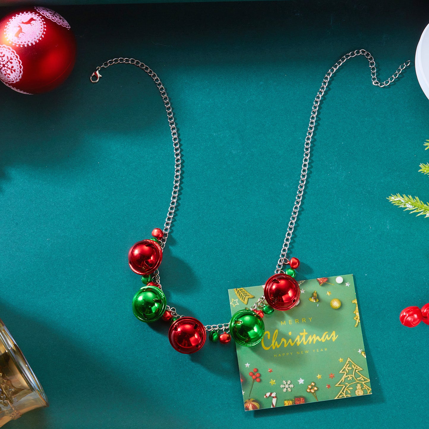 Collana con Ciondolo a Ghirlanda Natalizia alla Moda con Motivi di Campanella di Babbo Natale e Fiocco di Neve da Donna, Collana Placcata in Lega di Zinco per Regali di Natale