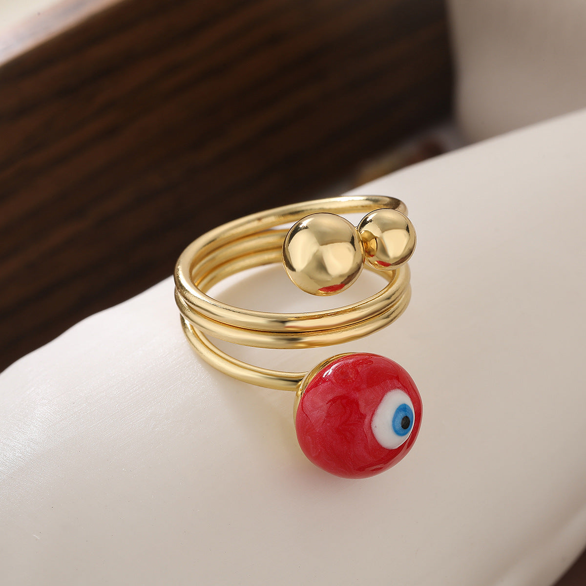 Anello Aperto Geometrico Minimalista da Donna Realizzato in Rame Placcato Oro con Design a Occhio di Allah in Smalto