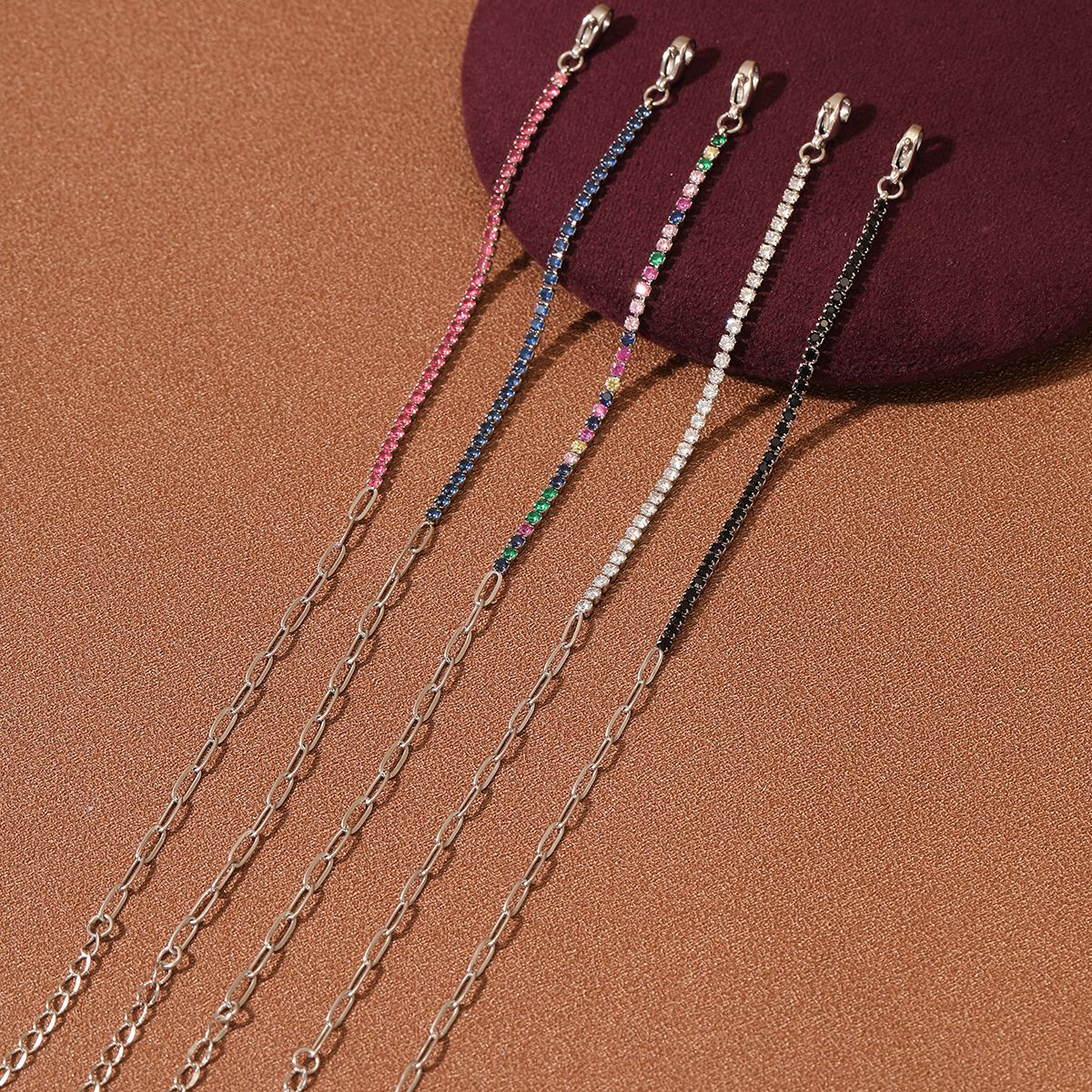 Pulsera geométrica de arcoíris de moda con diamantes de imitación para mujer, de acero de titanio con acabado chapado y delicado diseño de cristales de hilera completa