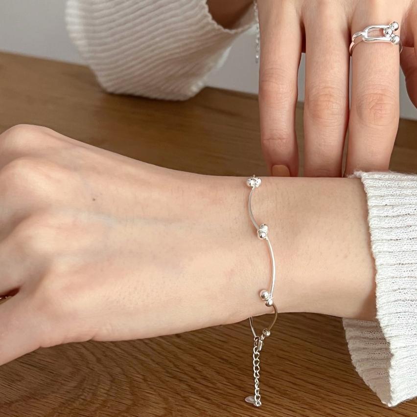 Bracciale Minimalista in Argento Sterling S925 Pieghevole con Dettagli Geometrici a Palline e Lineari per Donna
