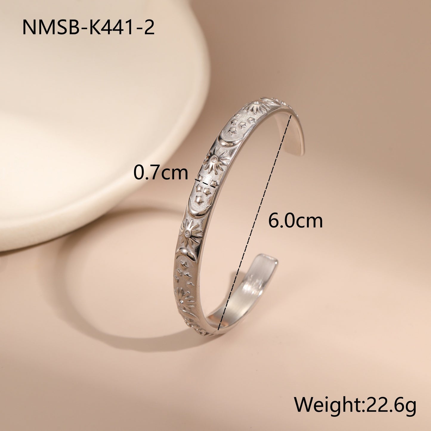 Fashionable Geometric Stainless Steel Bracelet with Plated Finish for Women