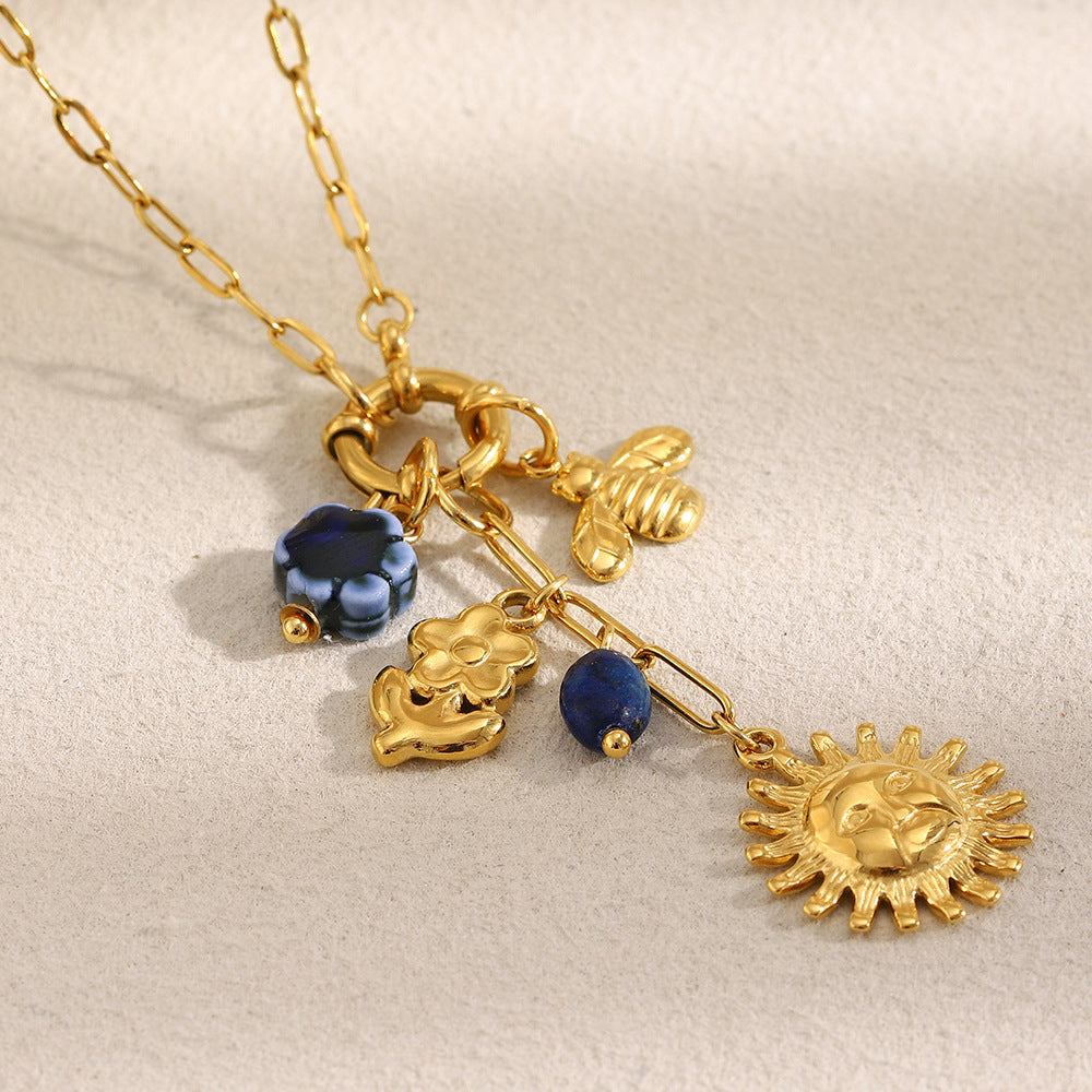 Collana da donna minimalista geometrica in acciaio inossidabile placcato oro 18 carati con ciondolo a forma di sole e ape