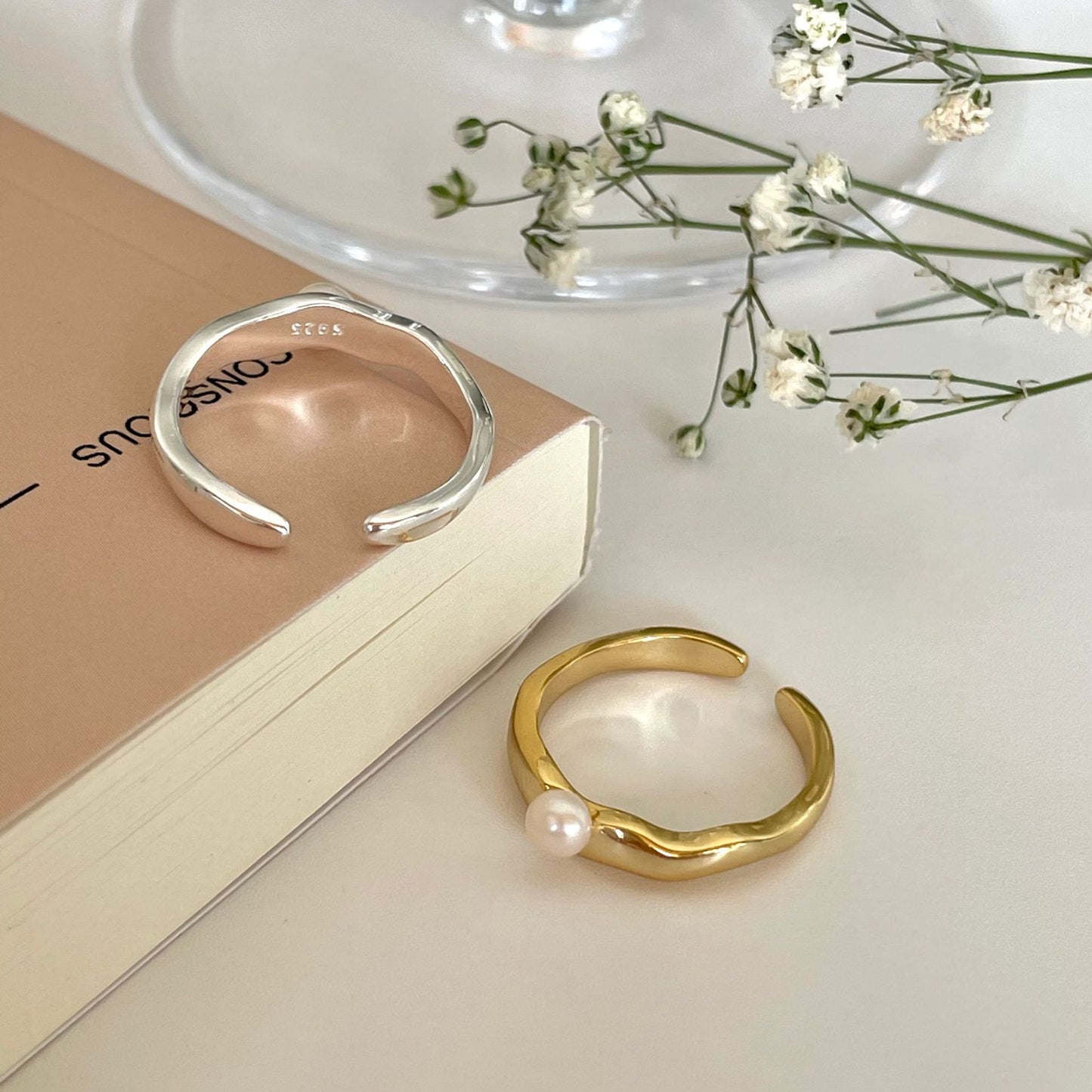 Anello da donna minimalista con intarsio di perle in argento sterling 925