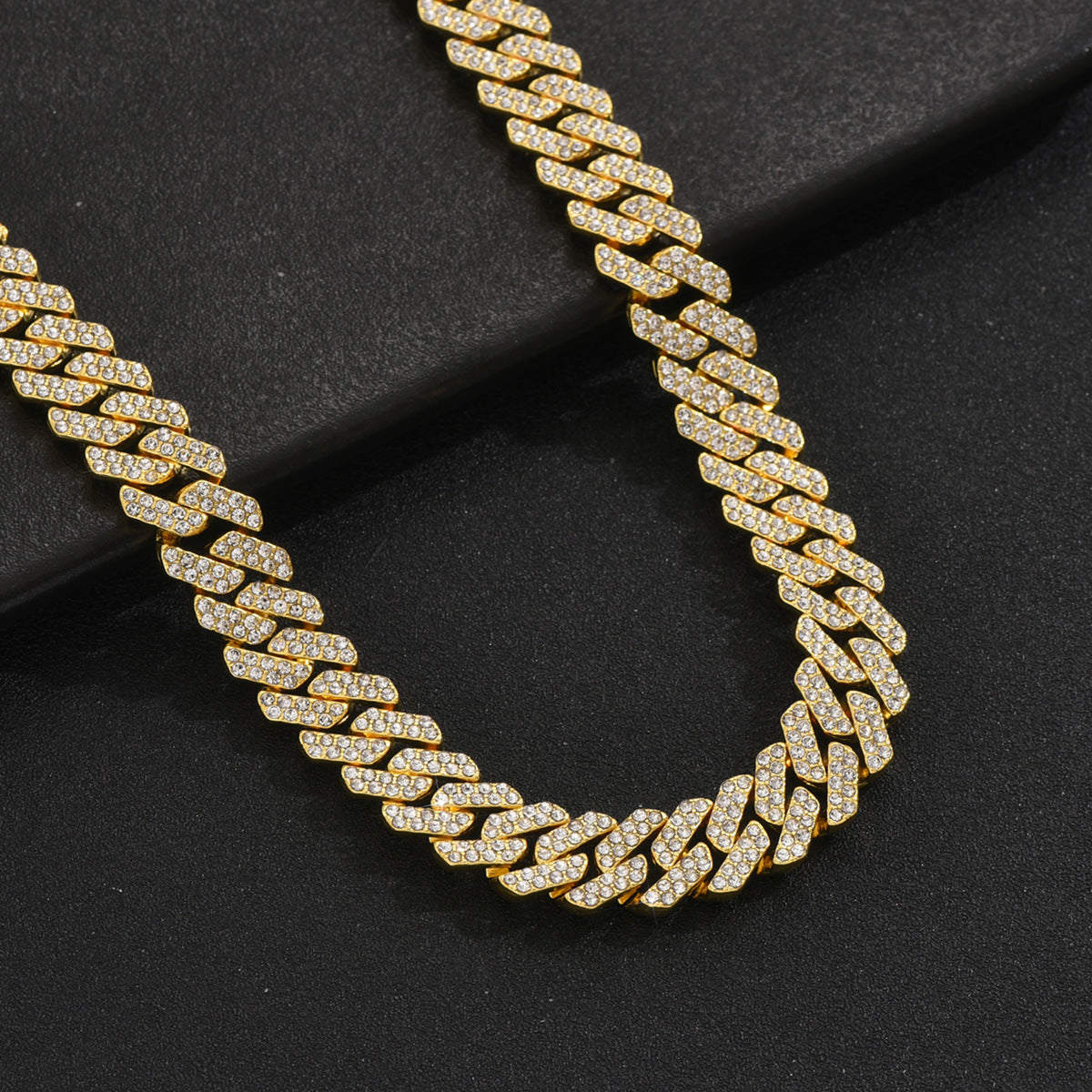 Collar con colgante geométrico de estilo hip hop minimalista para hombre, cadena cubana de aleación de zinc con incrustaciones de diamantes de imitación