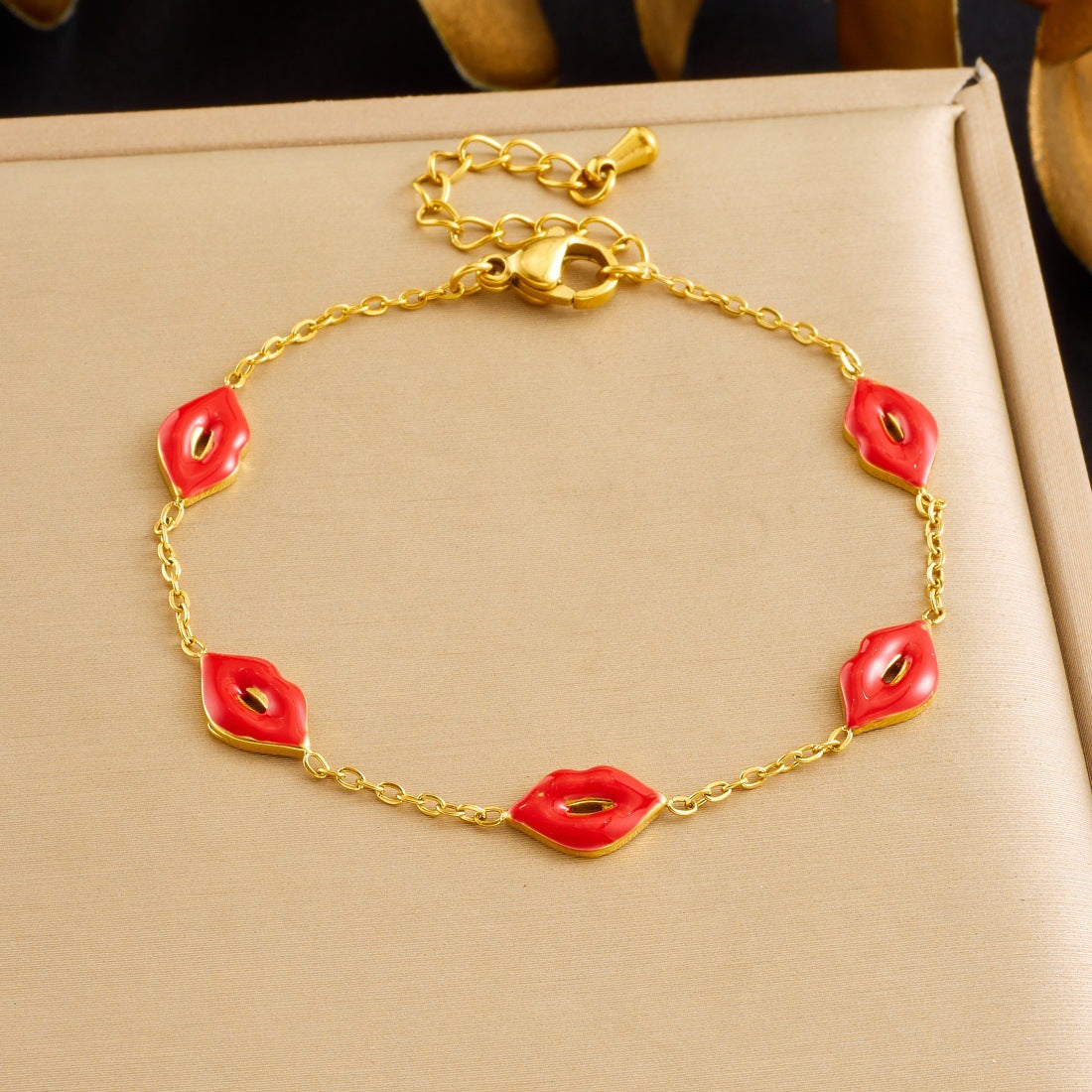 Minimalist Gold Plated Drip Oil Lips Pattern Stainless Steel Pendant Necklace Set for Women
