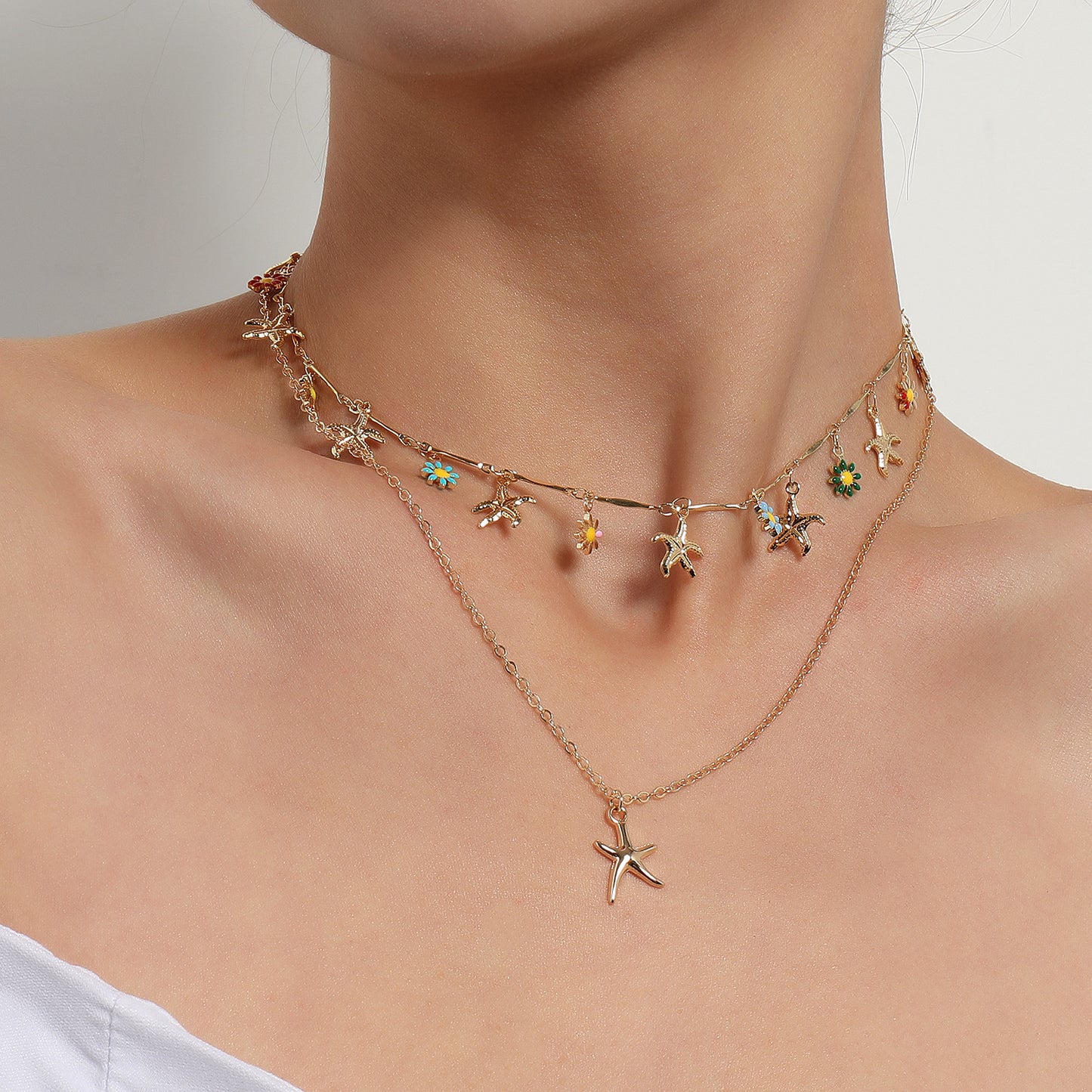 Hawaiian Style Alloy Star Pendant Necklace for Women Floral Enamel-Drop Design