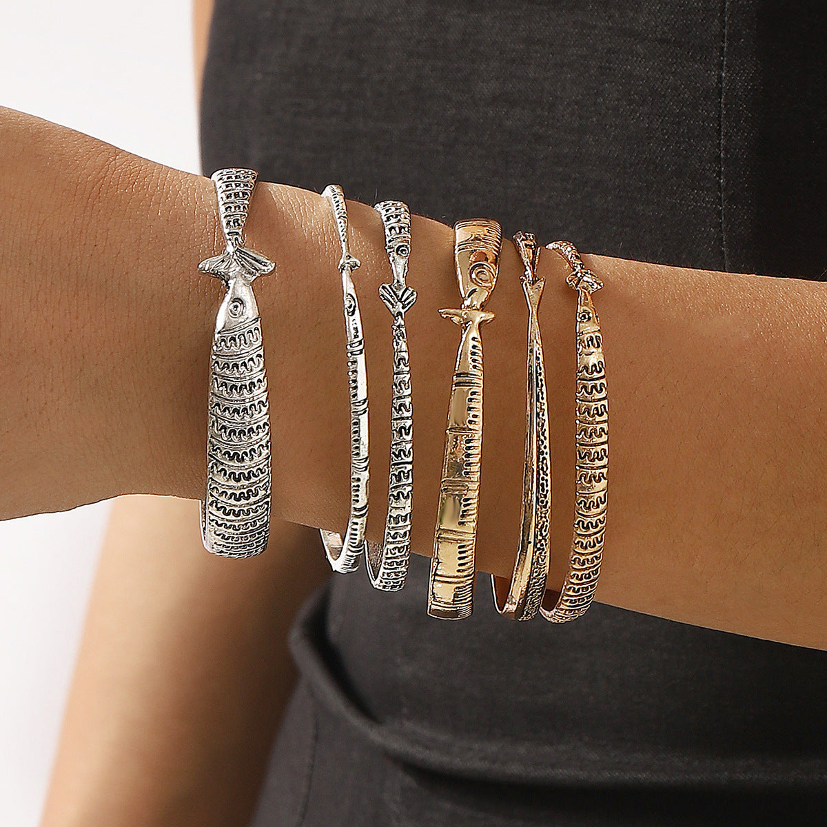 Bracciale multistrato impilabile in lega ispirato al vintage da donna con design a pesci animali marini e finitura galvanizzata