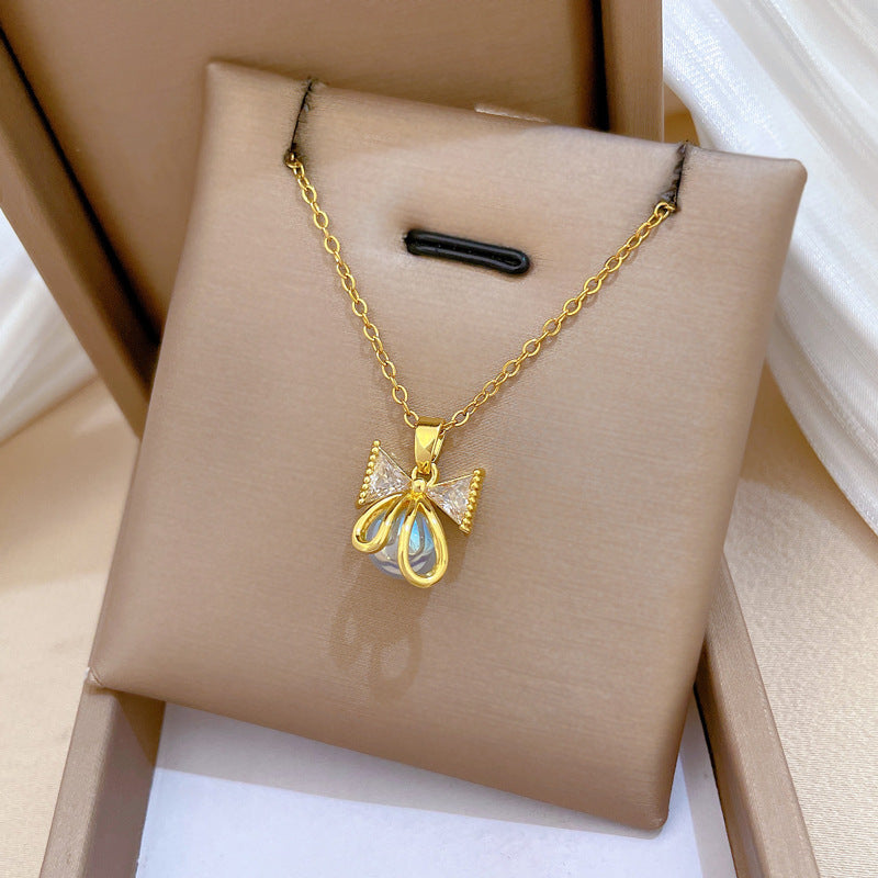 Sweet Minimalist Butterfly Pearl Rhinestone Brass Pendant Titanium Steel Necklace for Unisex