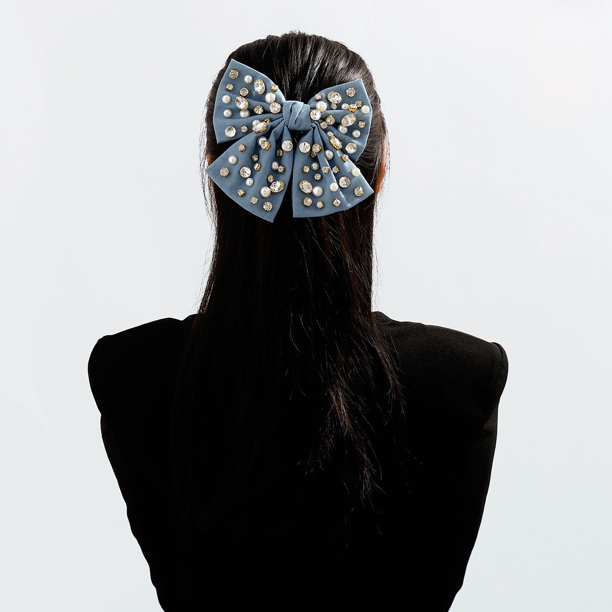 Fermaglio per Capelli Vintage Dolce e Audace con Fiocco, Intarsio di Strass e Dettagli di Perle su Base in Tessuto di Velluto a Coste per Donna